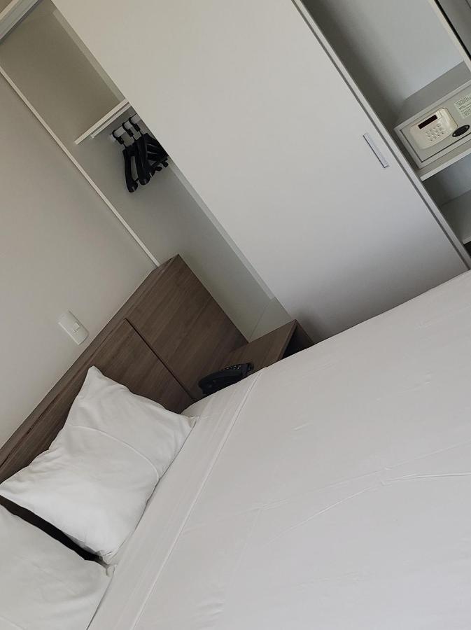 Ejs Assessoria Administrativa Ltda Apartamento *
